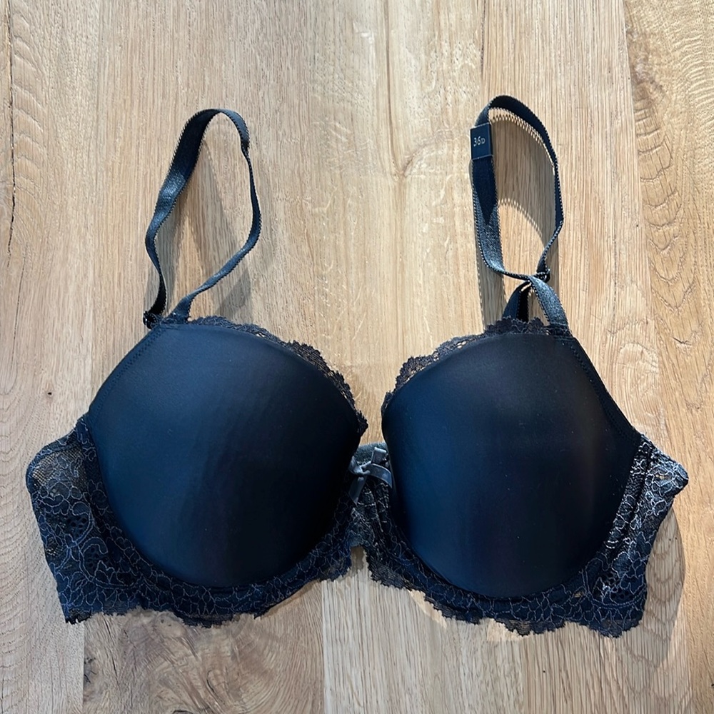 Victoria's Secret Black Lace T-Shirt Bra